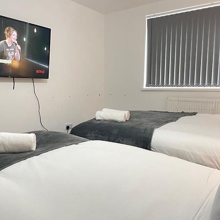 4 Bedroom 2 Bathroom Shared House - Near Bhx And Nec Birmingham Eksteriør billede