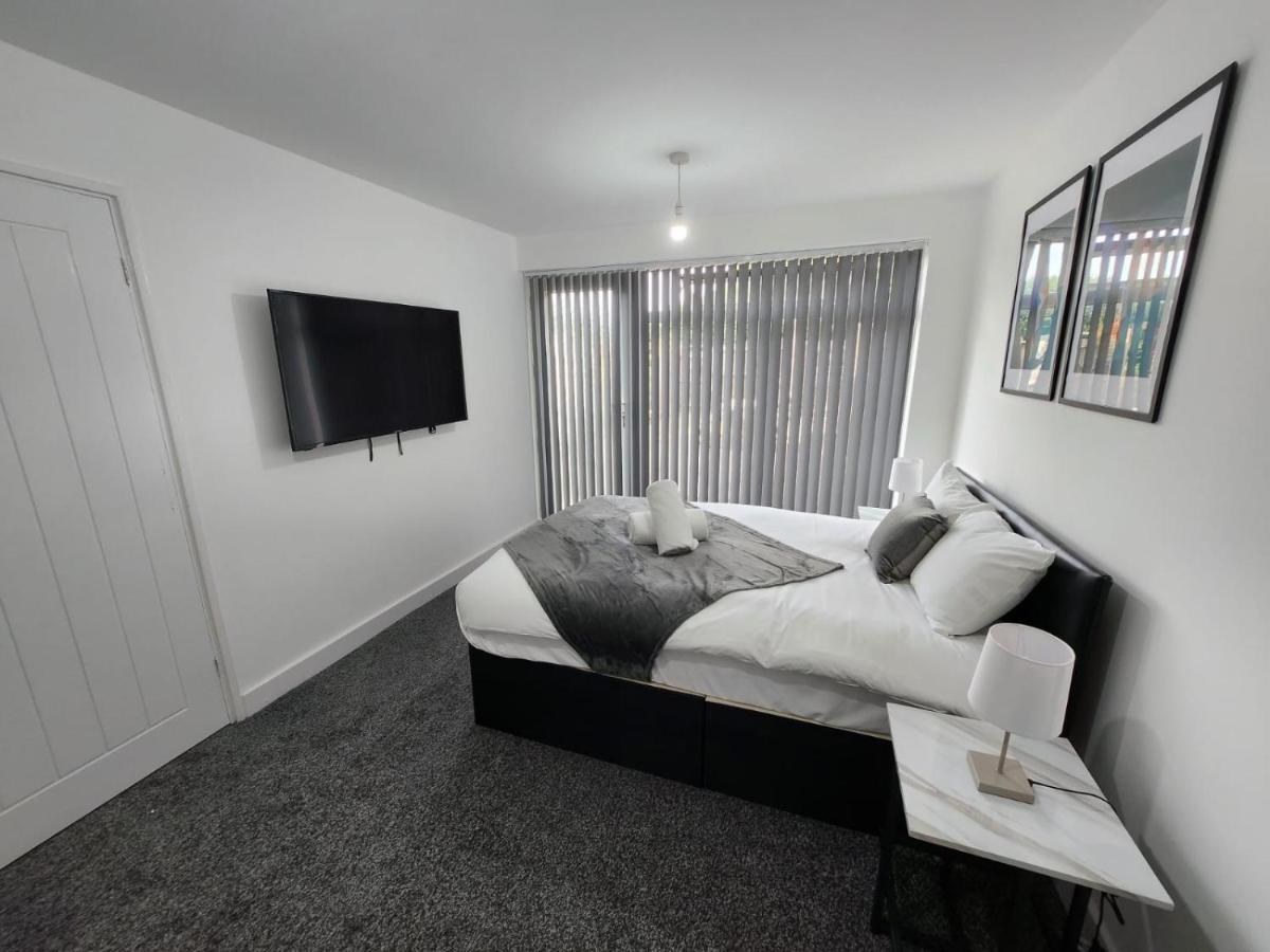4 Bedroom 2 Bathroom Shared House - Near Bhx And Nec Birmingham Eksteriør billede