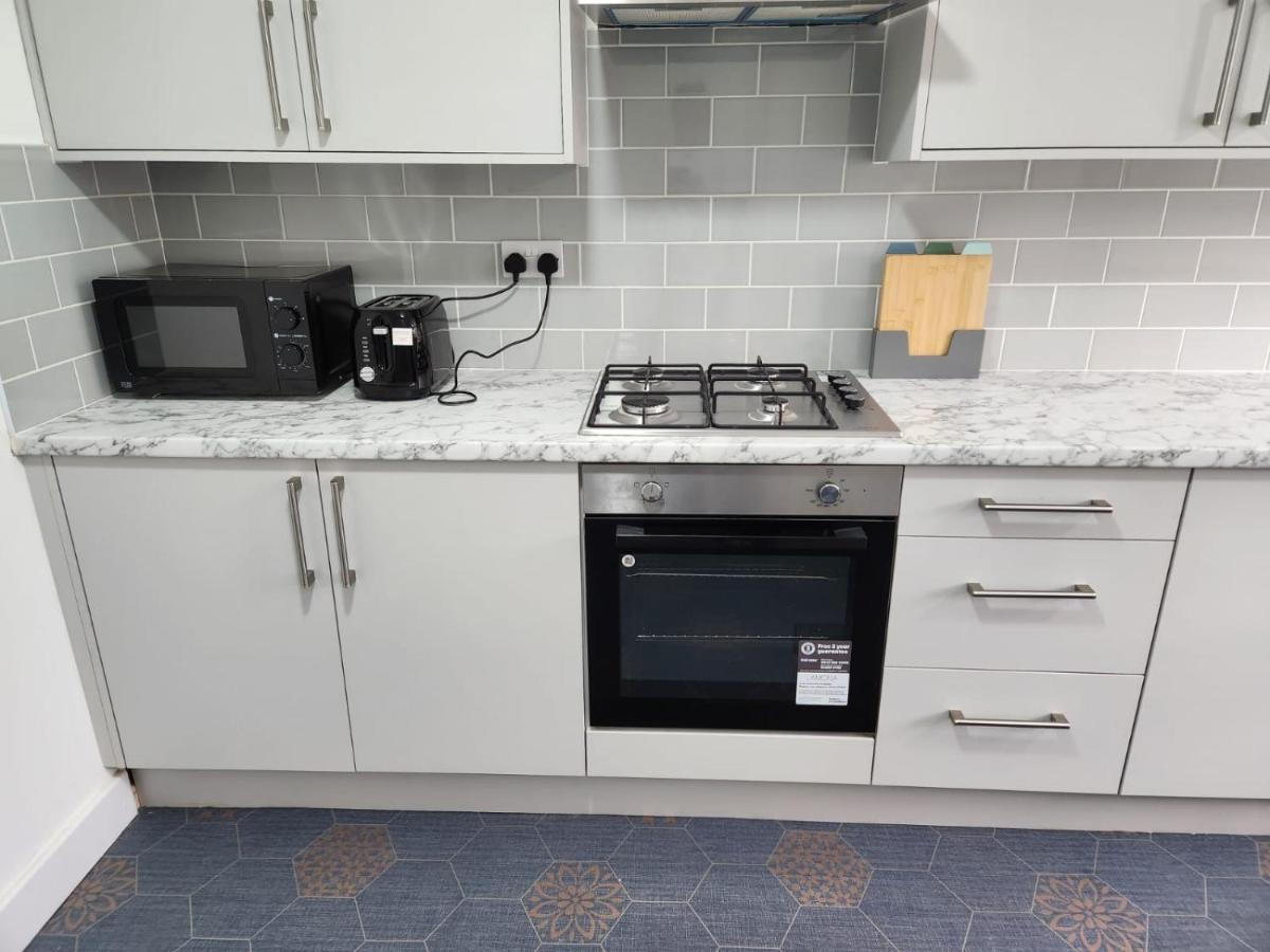 4 Bedroom 2 Bathroom Shared House - Near Bhx And Nec Birmingham Eksteriør billede