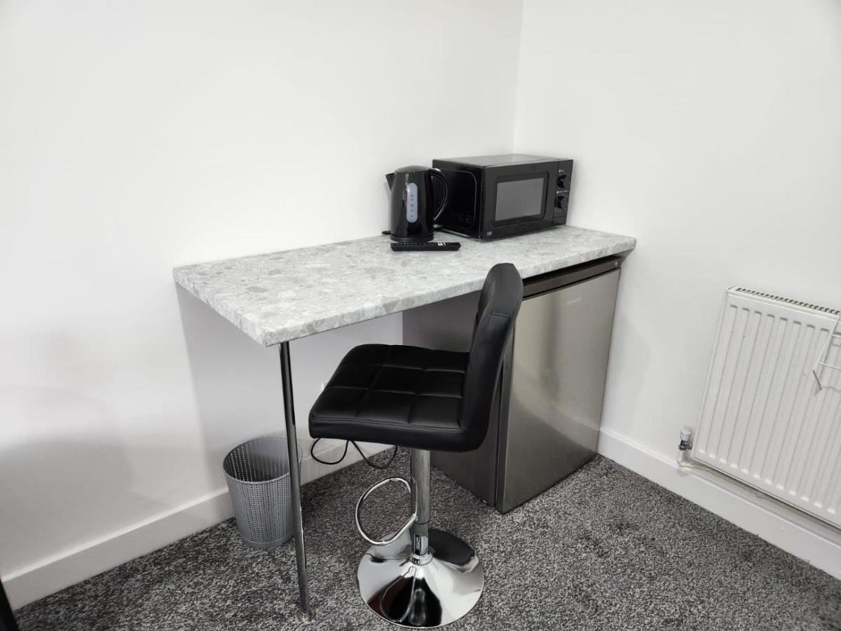 4 Bedroom 2 Bathroom Shared House - Near Bhx And Nec Birmingham Eksteriør billede
