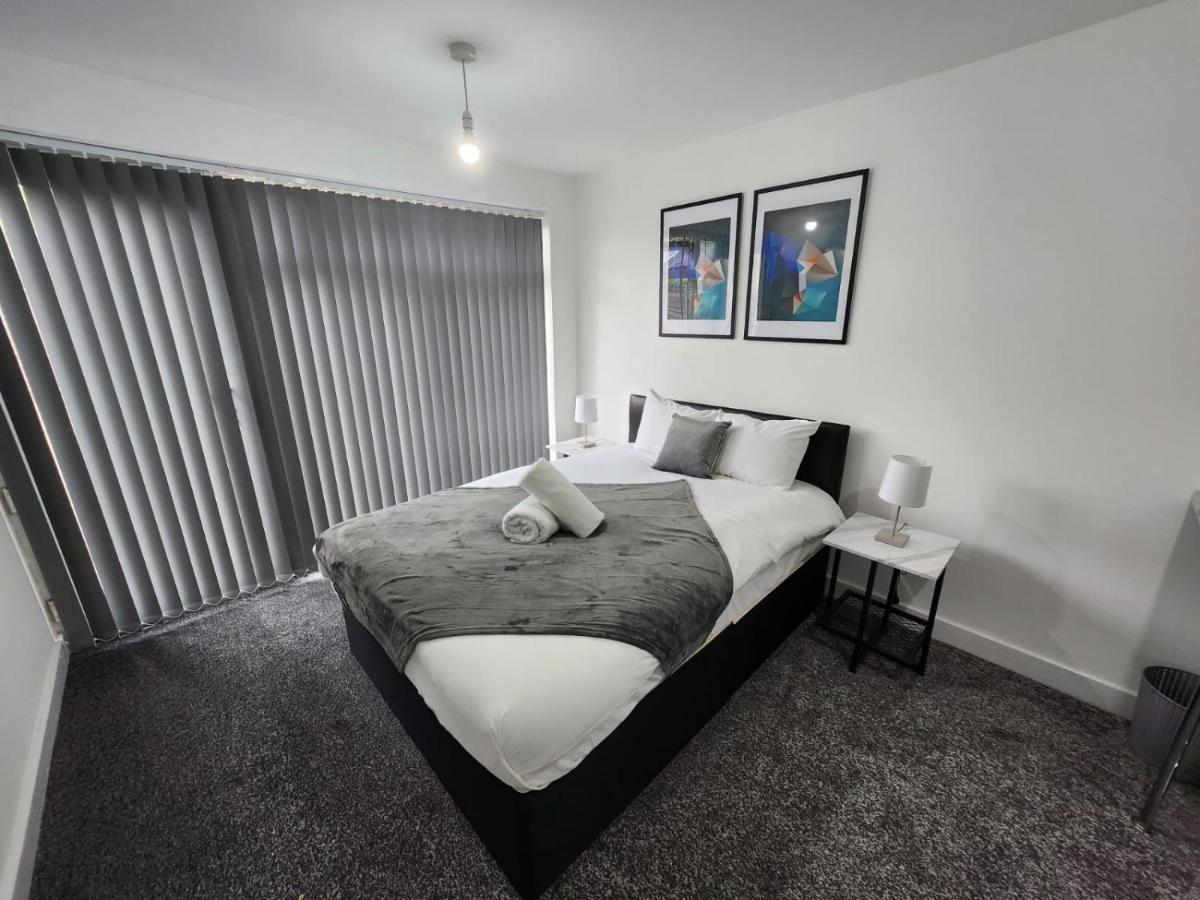 4 Bedroom 2 Bathroom Shared House - Near Bhx And Nec Birmingham Eksteriør billede