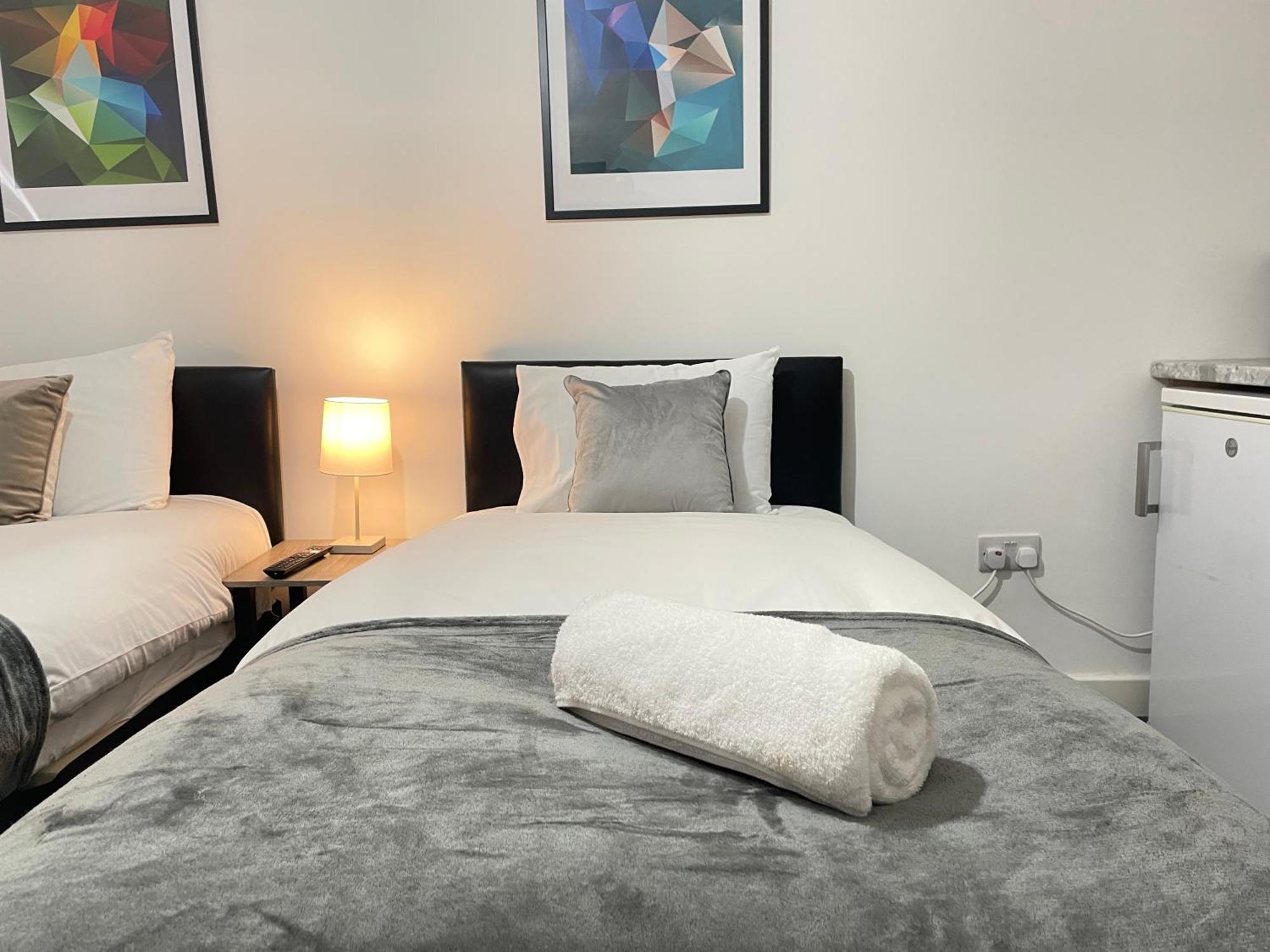 4 Bedroom 2 Bathroom Shared House - Near Bhx And Nec Birmingham Eksteriør billede
