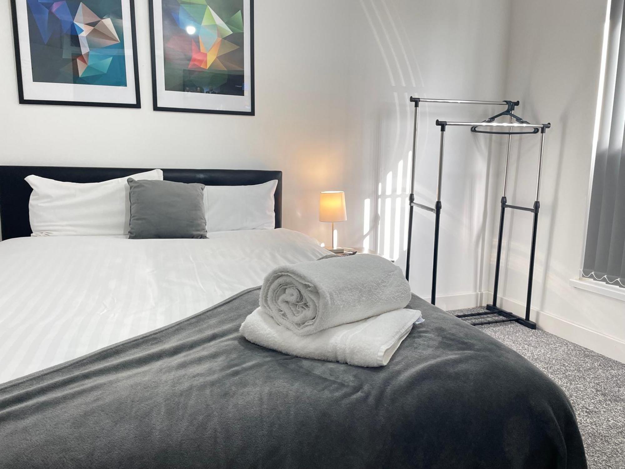 4 Bedroom 2 Bathroom Shared House - Near Bhx And Nec Birmingham Eksteriør billede