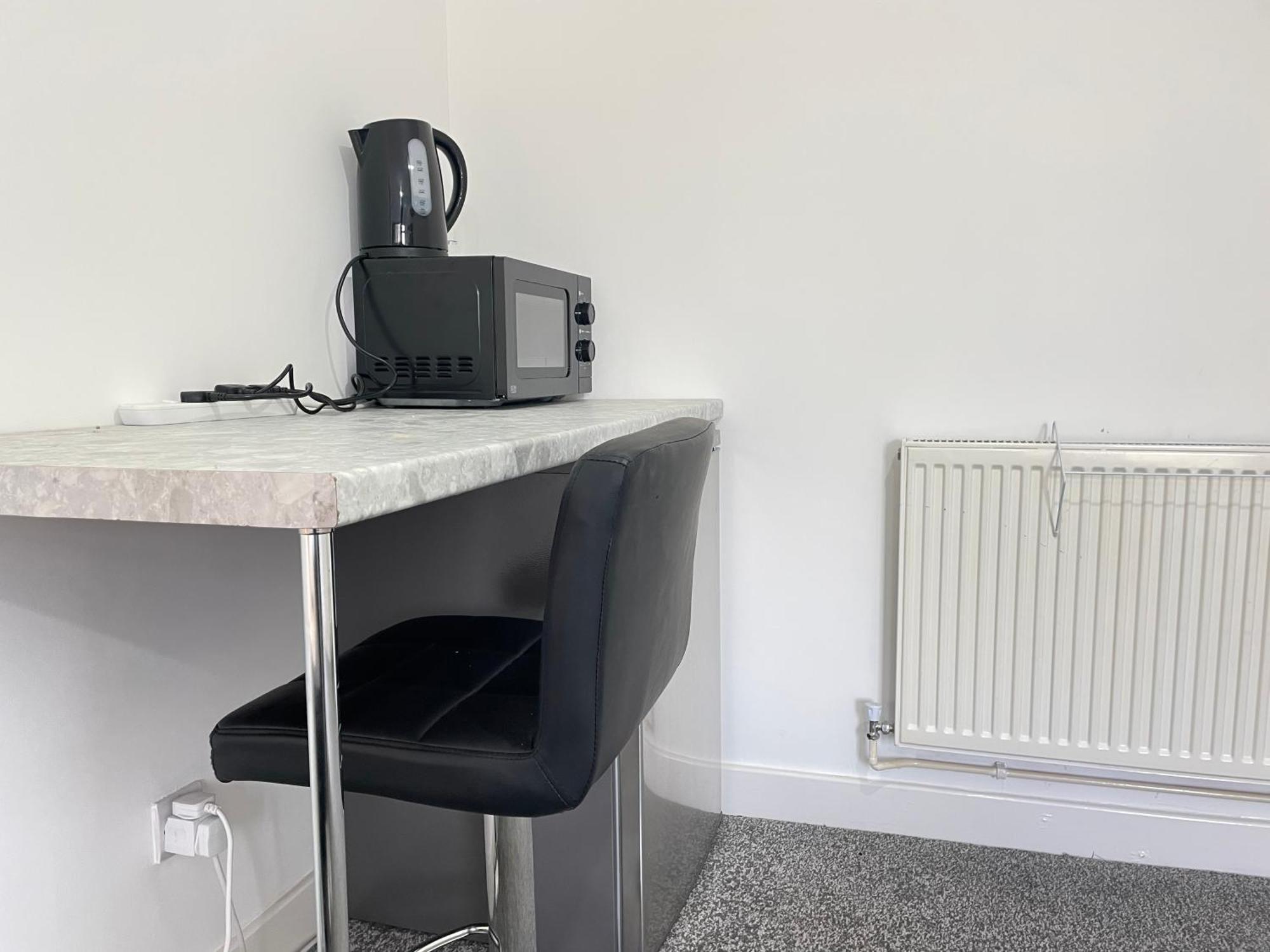 4 Bedroom 2 Bathroom Shared House - Near Bhx And Nec Birmingham Eksteriør billede