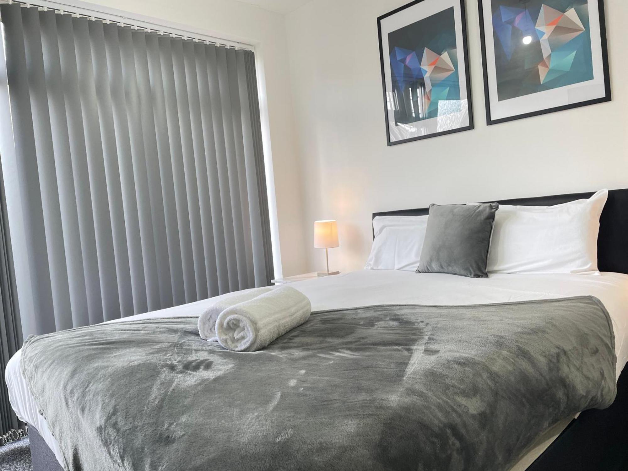 4 Bedroom 2 Bathroom Shared House - Near Bhx And Nec Birmingham Eksteriør billede